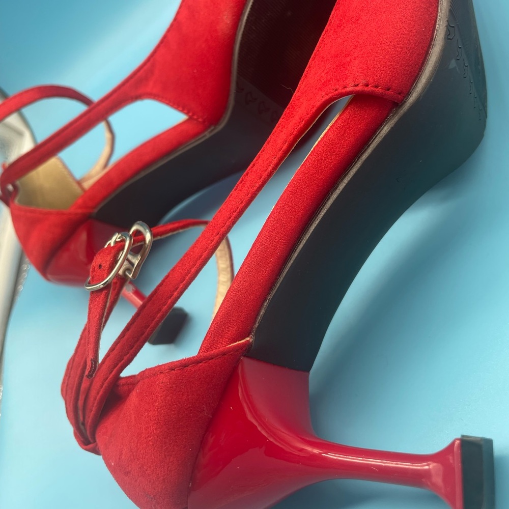 Ladies high heel suede dress shoe